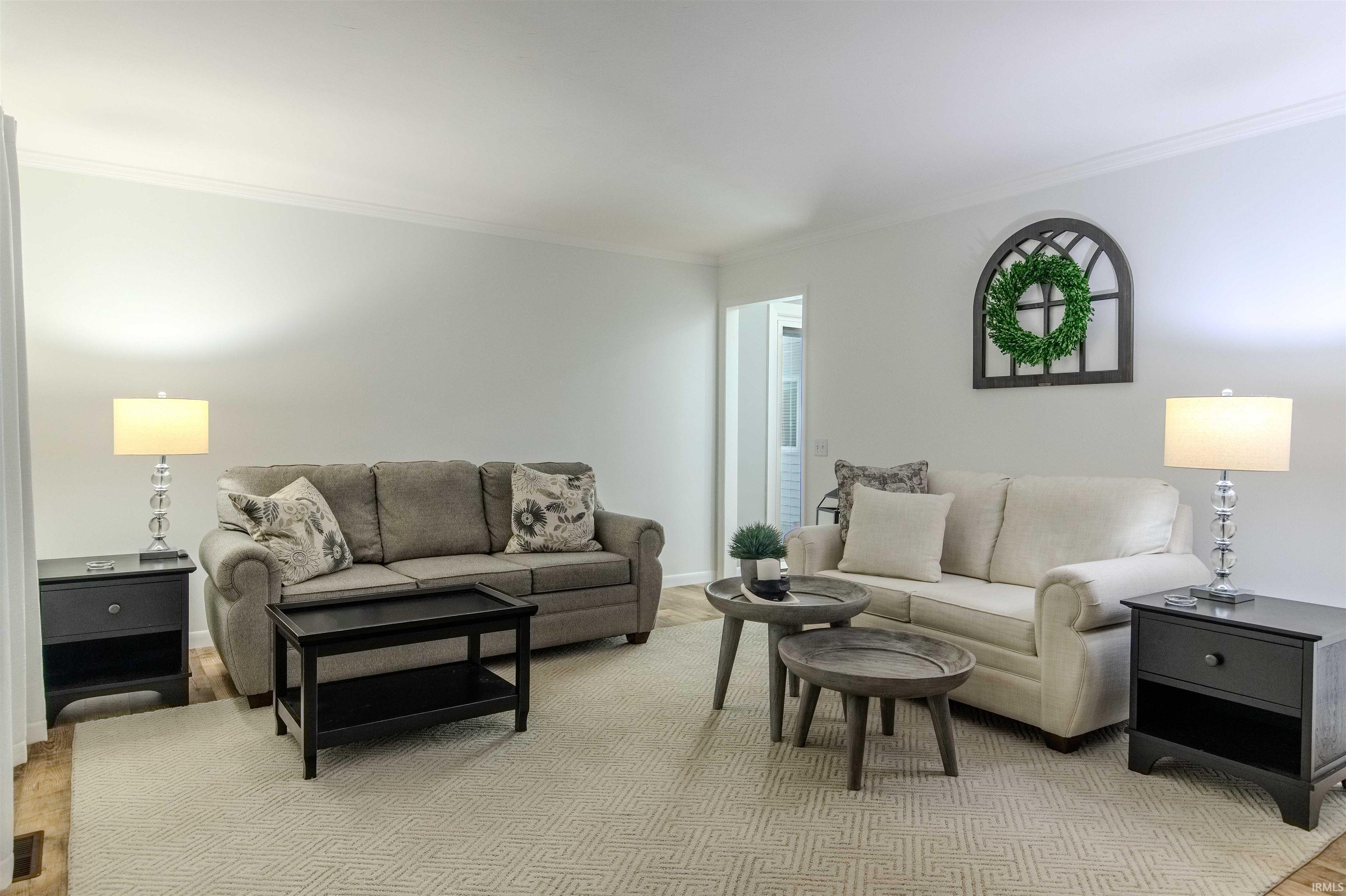 906 N Townline Rd