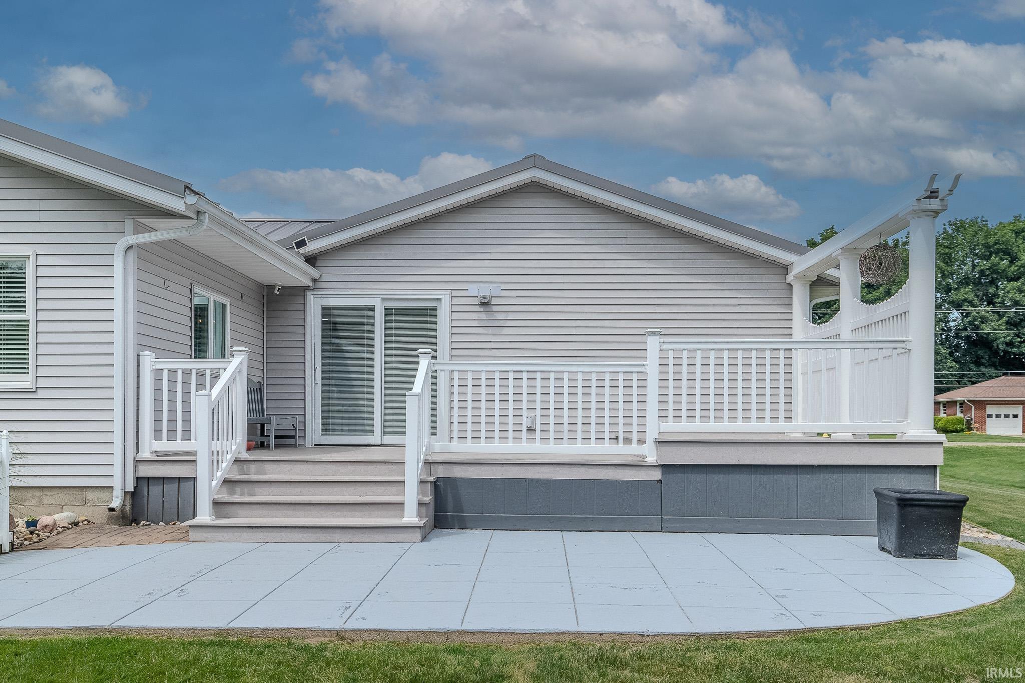 906 N Townline Rd
