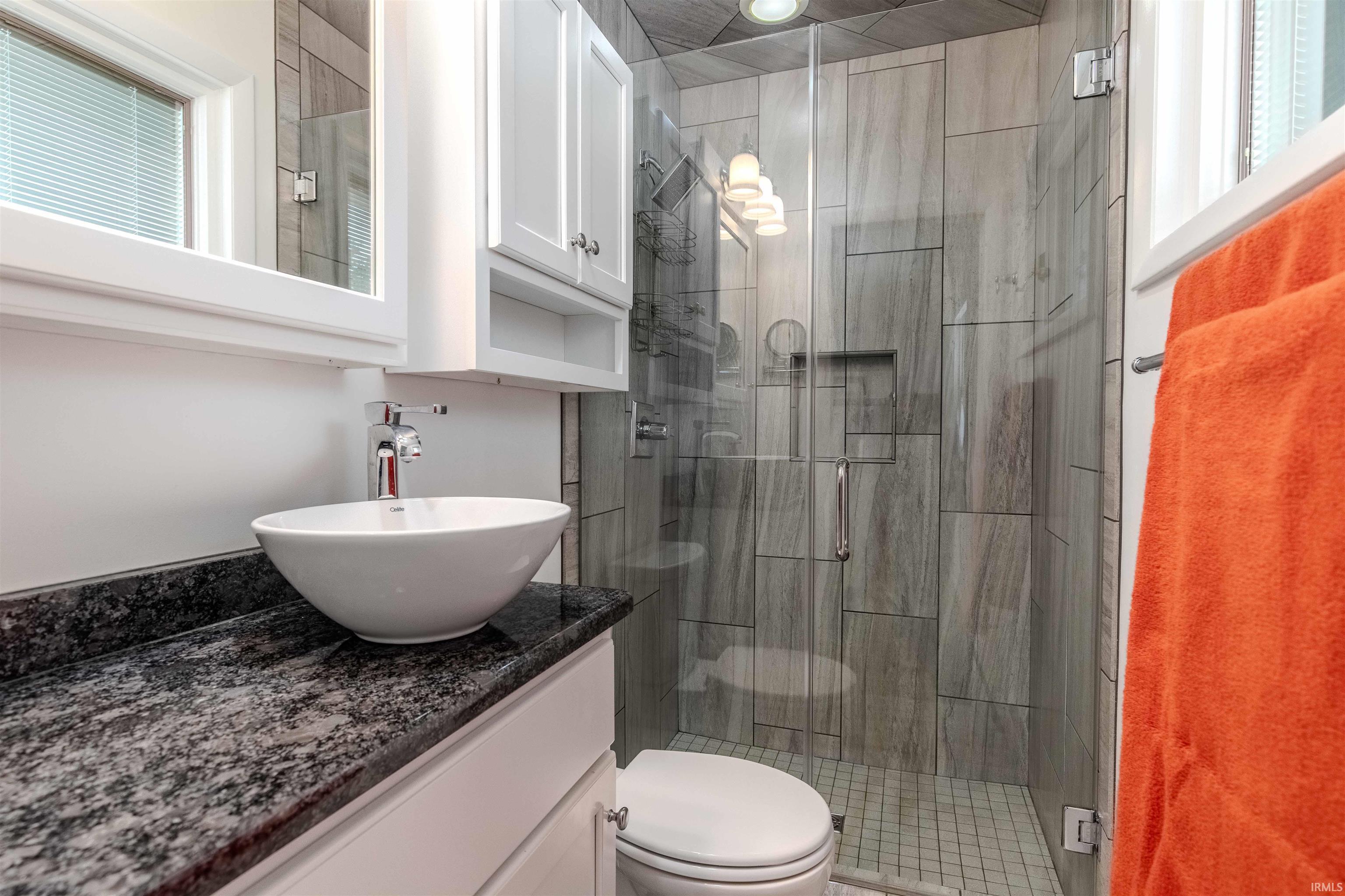 906 N Townline Rd