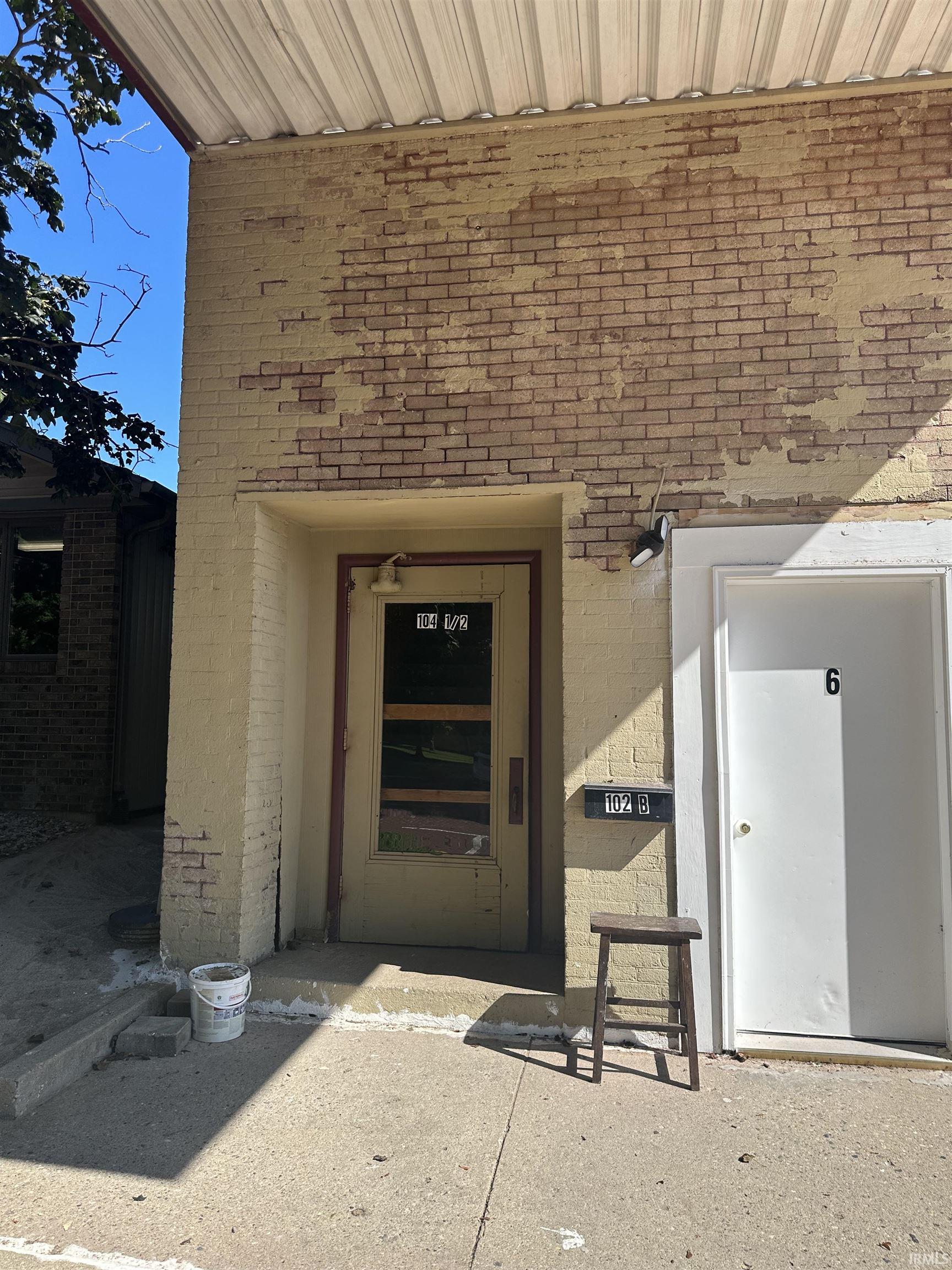 104 1/2 W Michigan Street Unit: #3