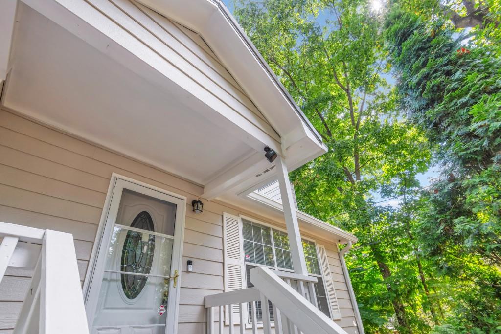 411 Bakers Bridge Circle