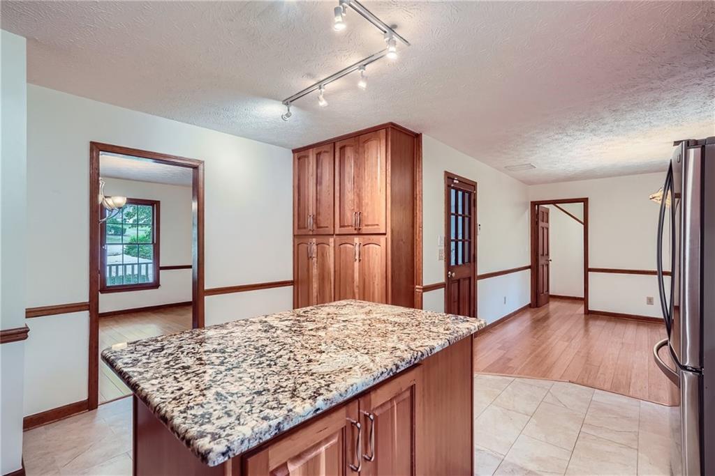 1811 Shoreline Trace