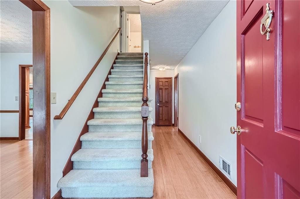 1811 Shoreline Trace