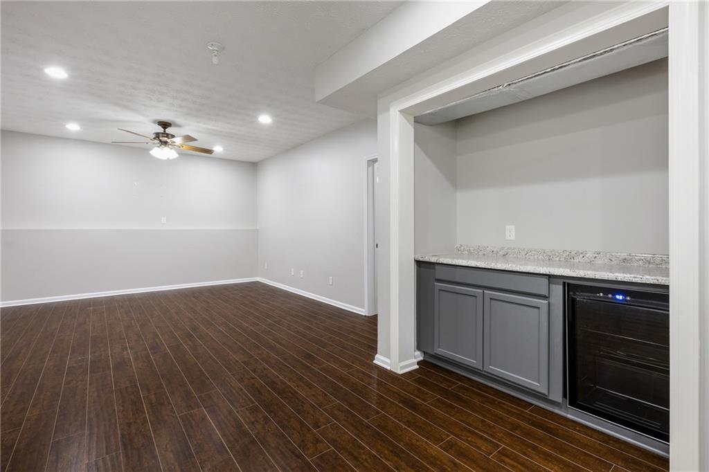 1537 Ravens Run