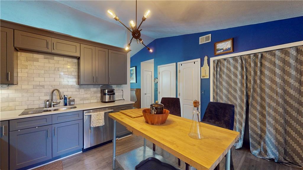 679 Suwanee Court