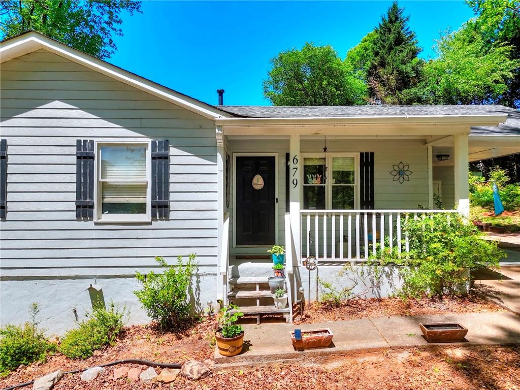 679 Suwanee Court