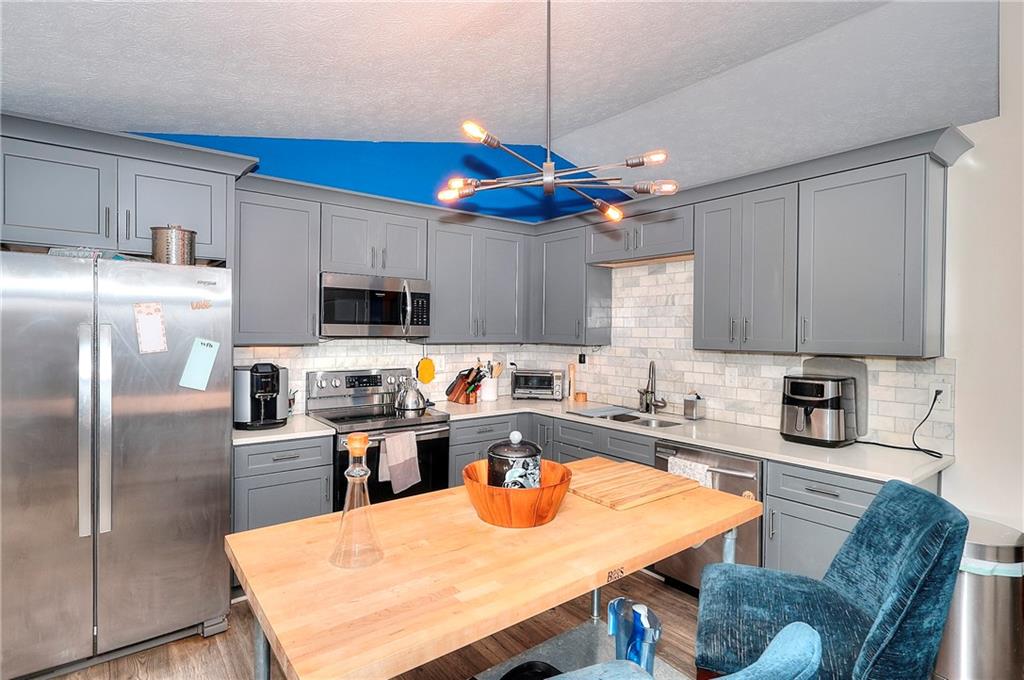 679 Suwanee Court