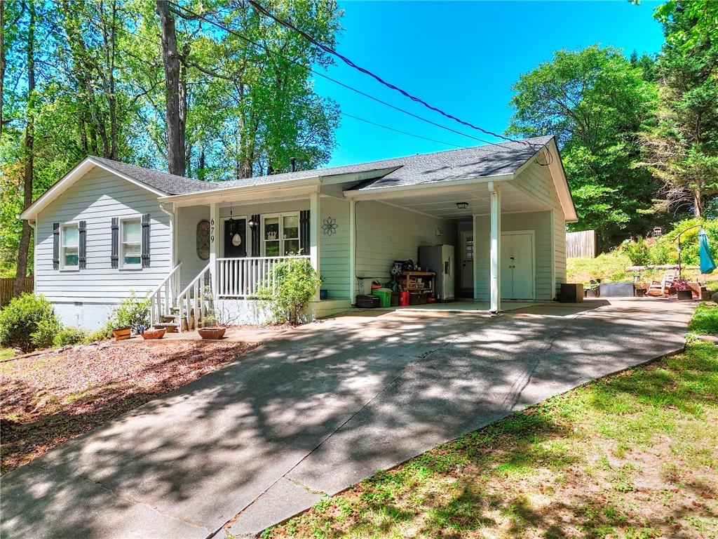 679 Suwanee Court