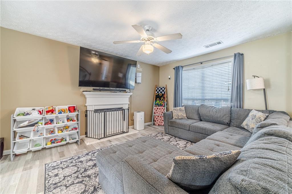 1542 Armende Circle