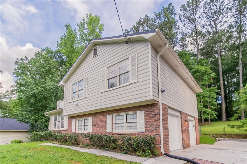 803 Cedar Lake Drive SE
