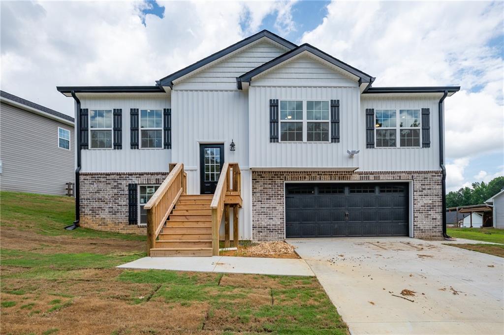 373 Lakecrest Circle SW
