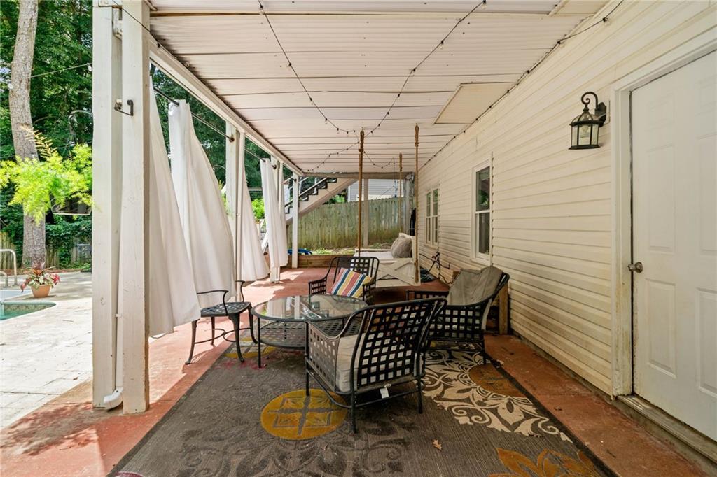 23 Meadowbridge Drive SW