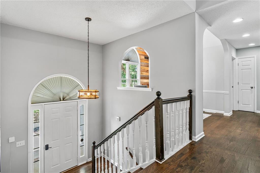 23 Meadowbridge Drive SW