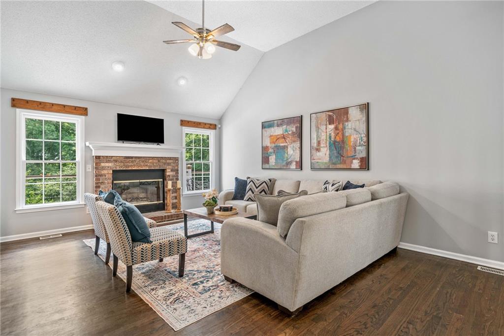 23 Meadowbridge Drive SW