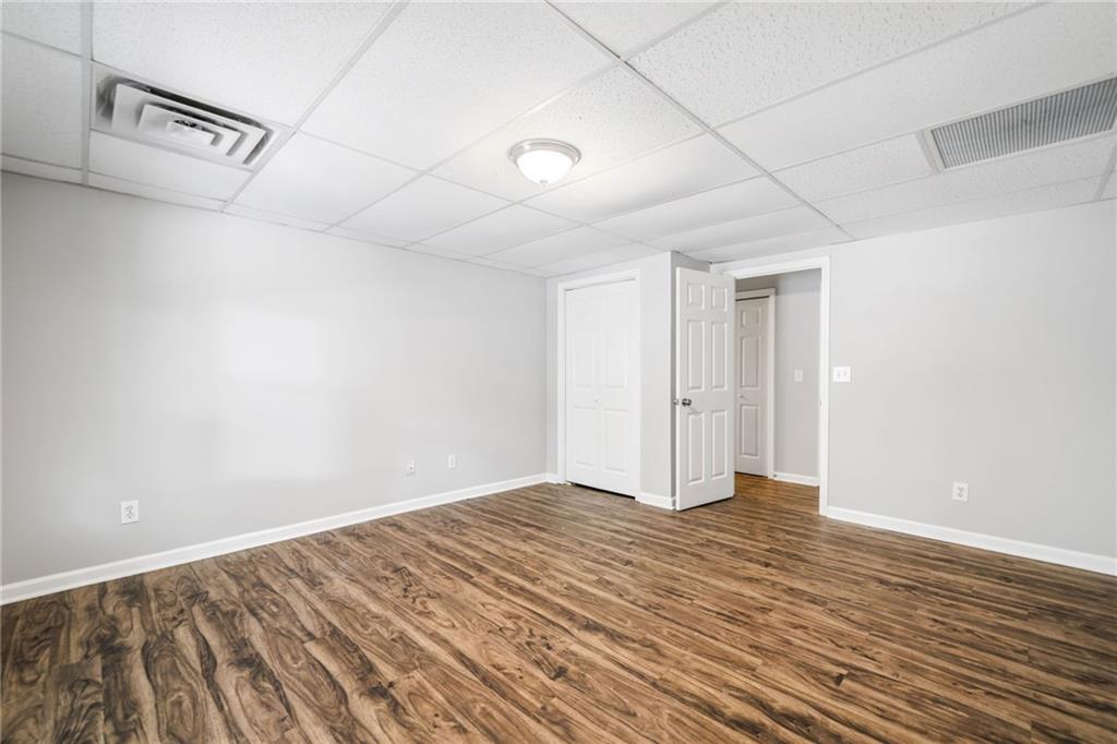 23 Meadowbridge Drive SW