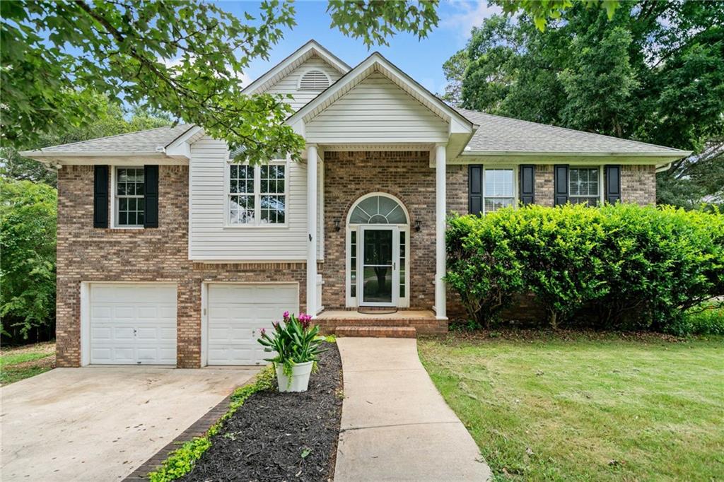 23 Meadowbridge Drive SW