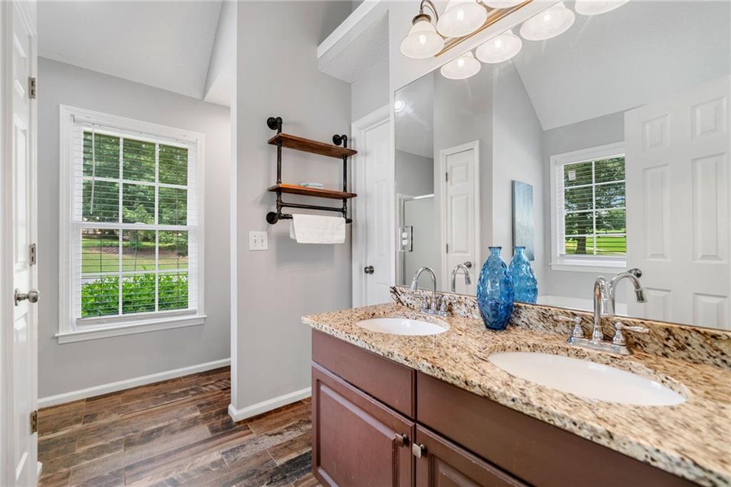 23 Meadowbridge Drive SW