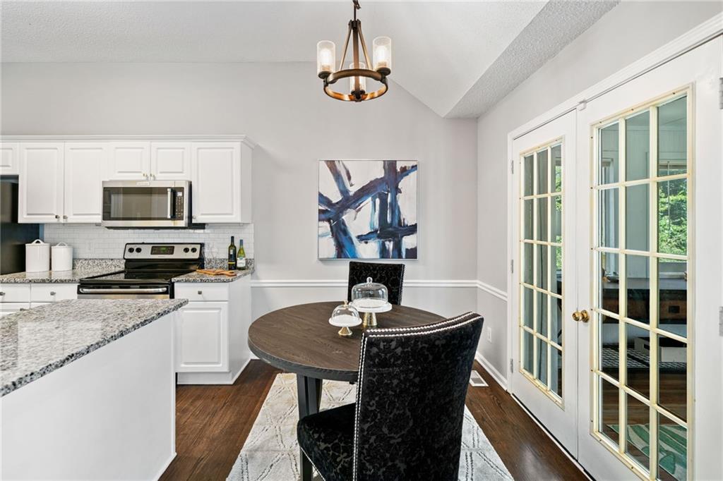 23 Meadowbridge Drive SW