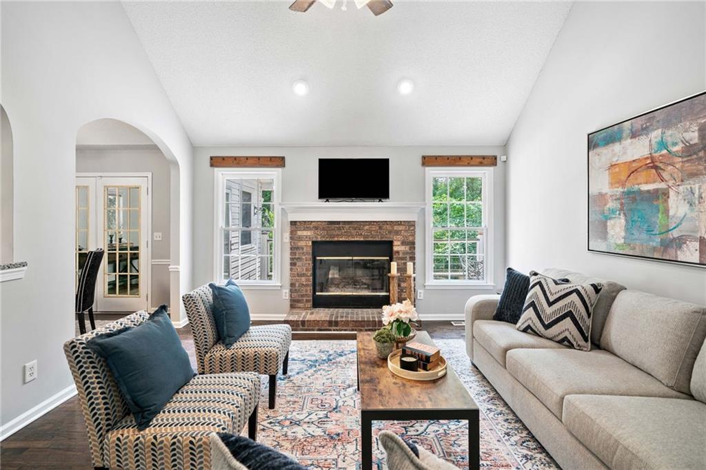 23 Meadowbridge Drive SW