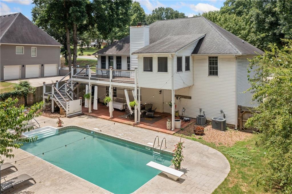 23 Meadowbridge Drive SW