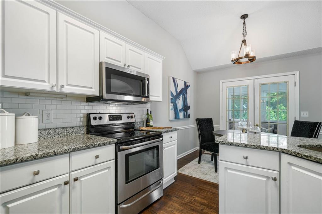 23 Meadowbridge Drive SW