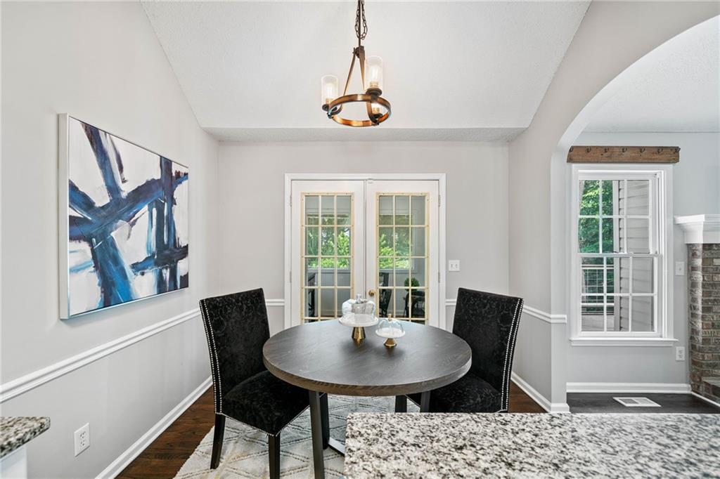 23 Meadowbridge Drive SW