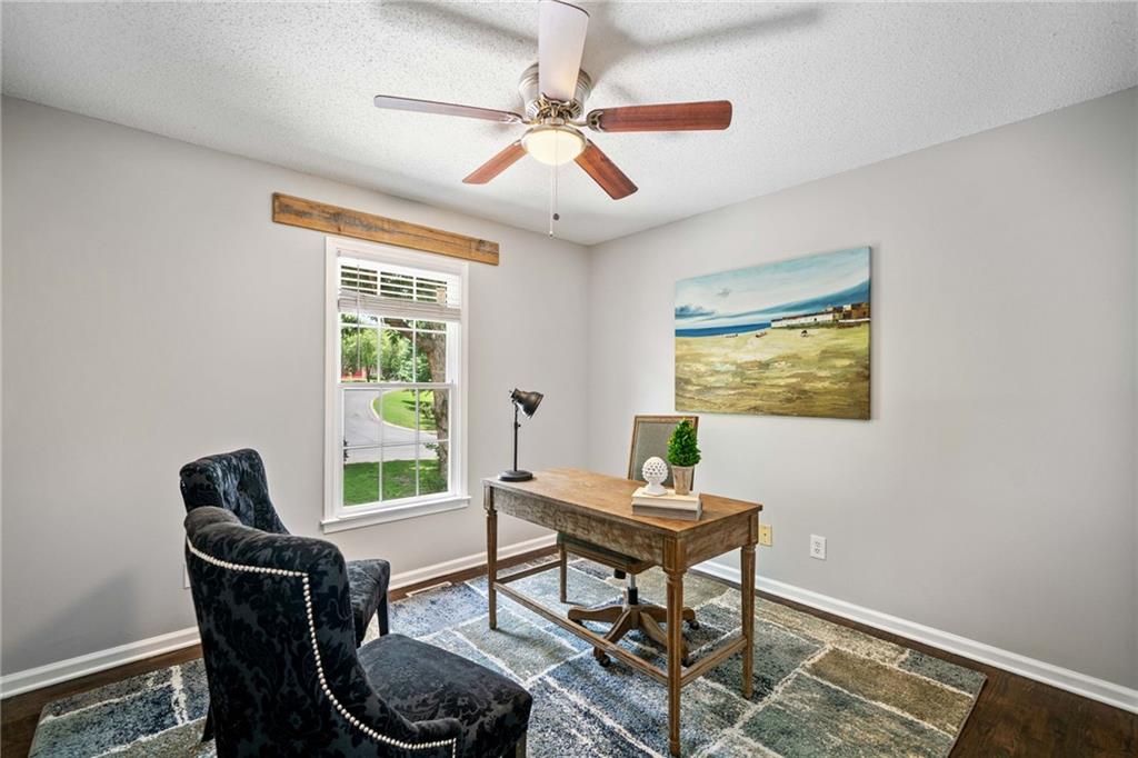 23 Meadowbridge Drive SW