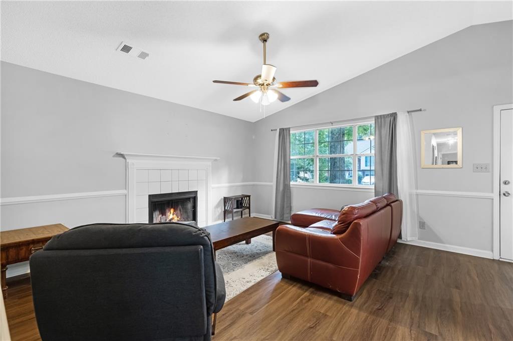 1180 AUSTIN Court