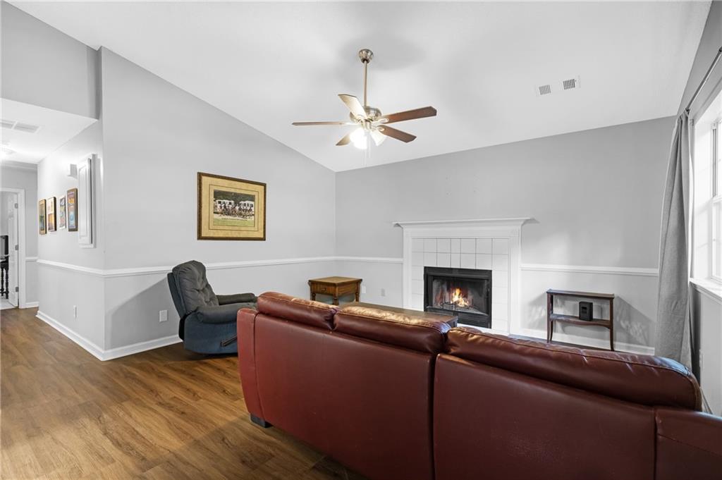 1180 AUSTIN Court