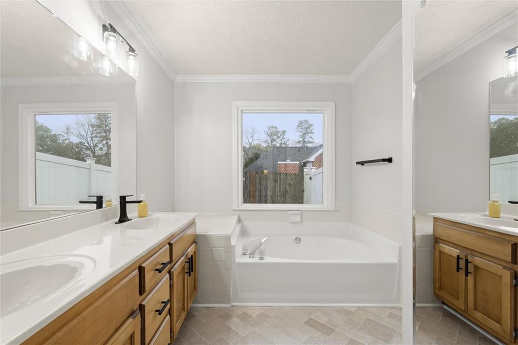 3142 Garmon Oak Court
