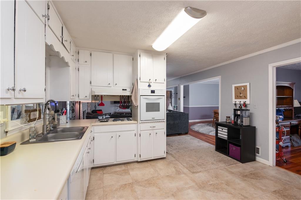 2598 Mountain View Road