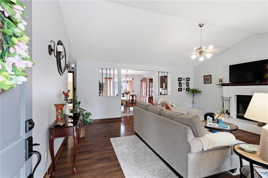 5730 Garden Walk