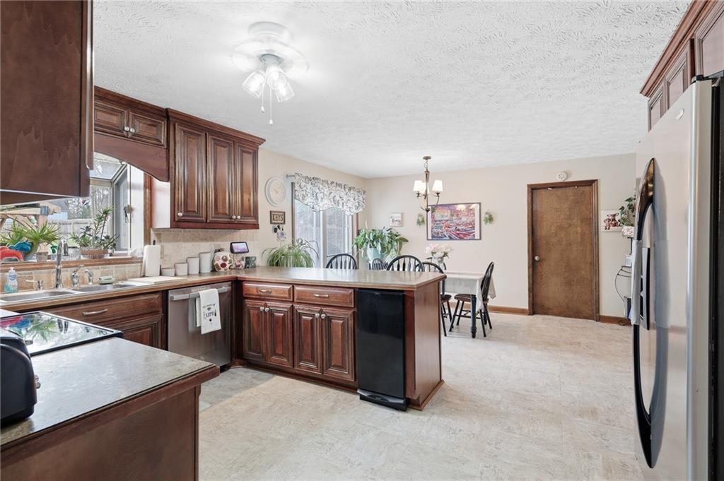 5730 Garden Walk