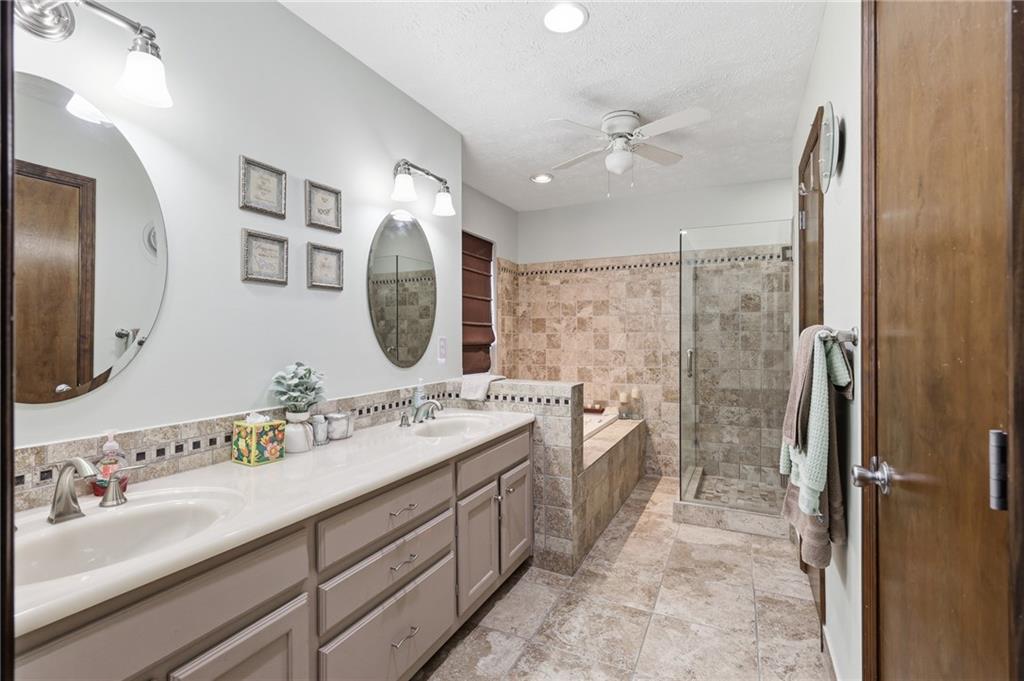 5730 Garden Walk