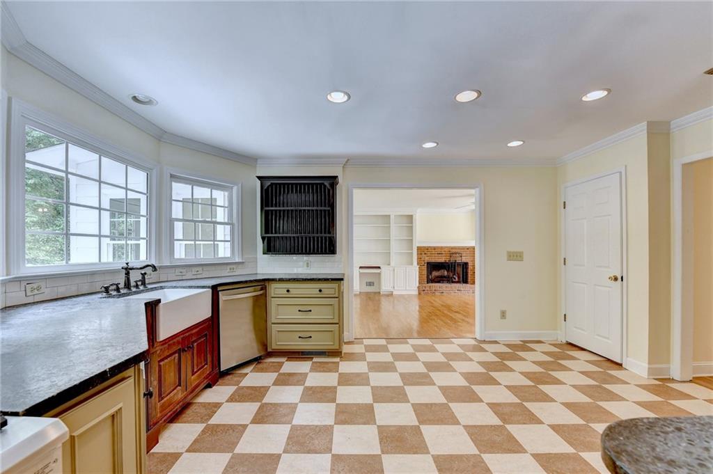 1447 Watsons Place