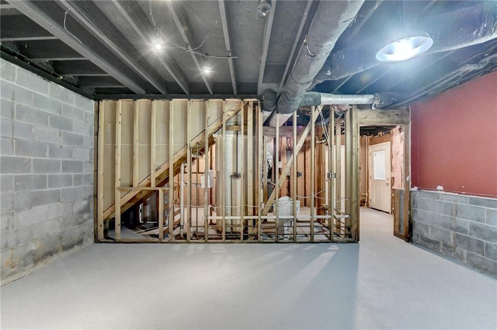 1447 Watsons Place