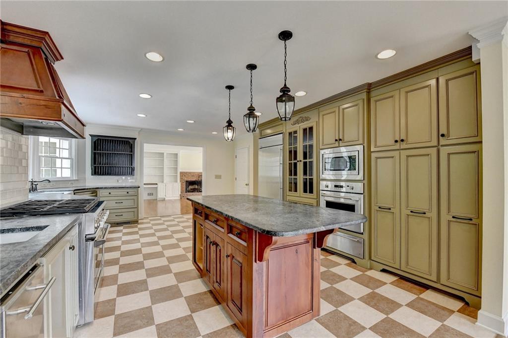 1447 Watsons Place