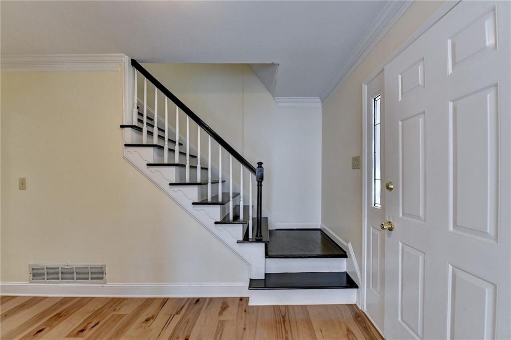 1447 Watsons Place