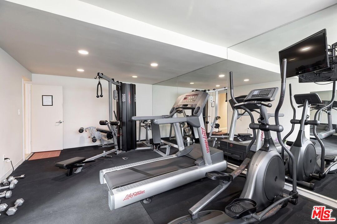 11970 Montana Ave Unit: 207