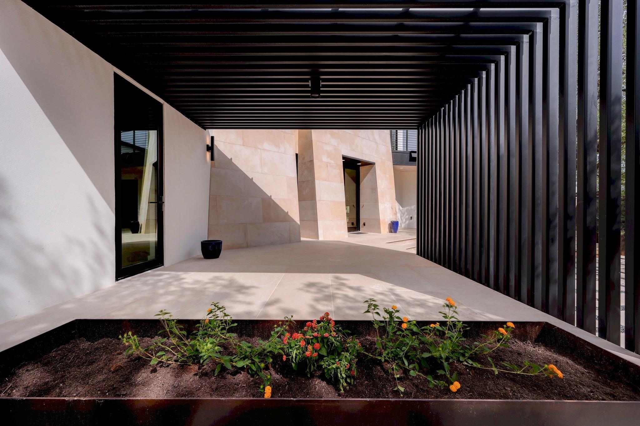 700 Rancho Grande DR