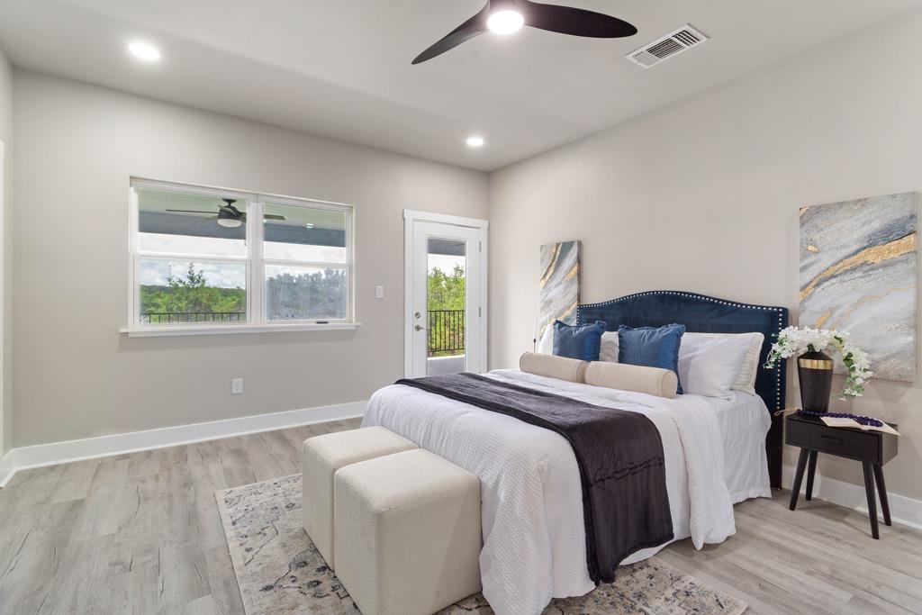 10 Honeysuckle LN