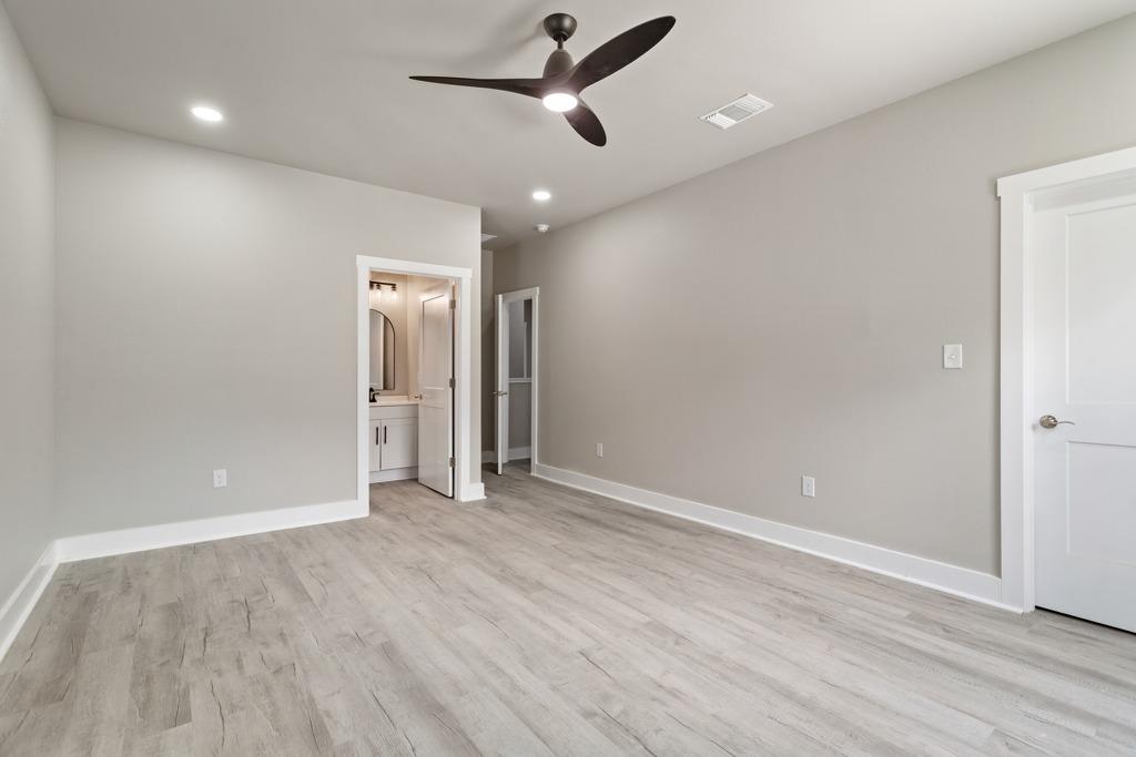 10 Honeysuckle LN