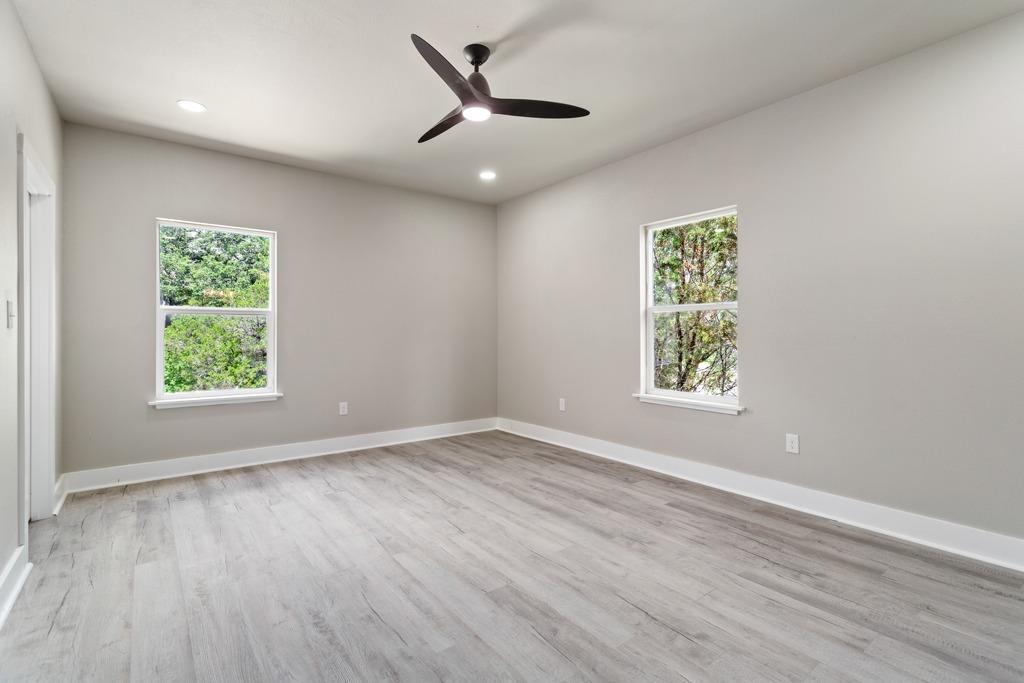 10 Honeysuckle LN