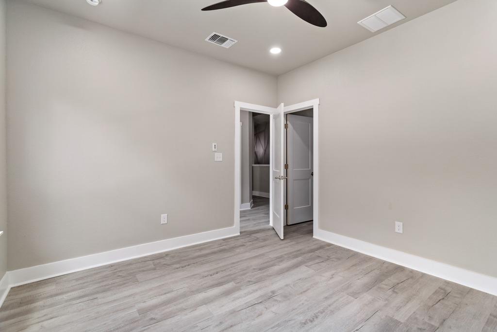 10 Honeysuckle LN