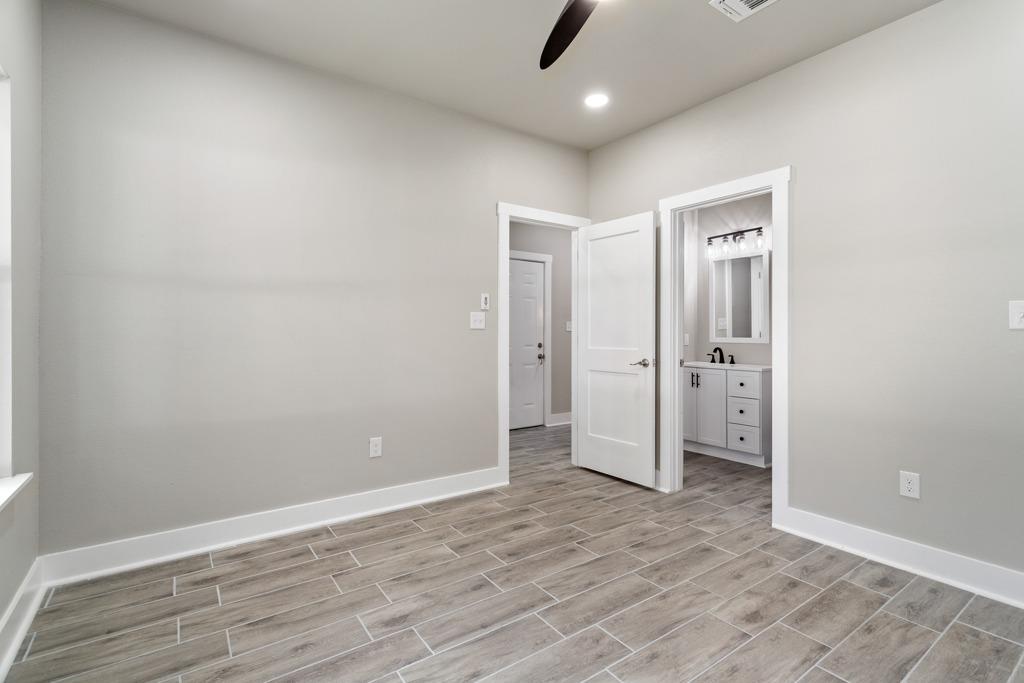 10 Honeysuckle LN