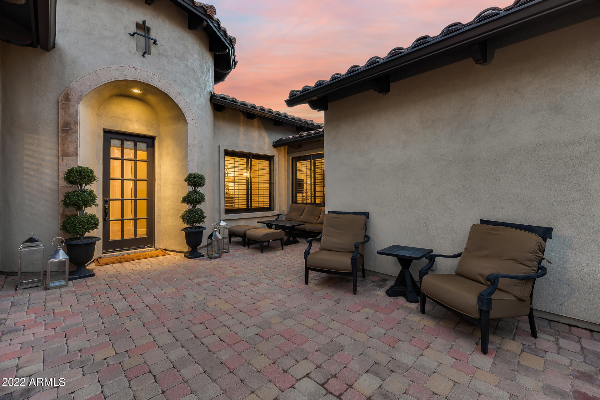 3534 N BOULDER CANYON Street