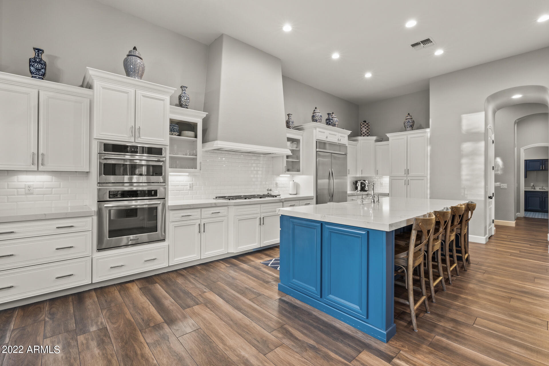 3534 N BOULDER CANYON Street