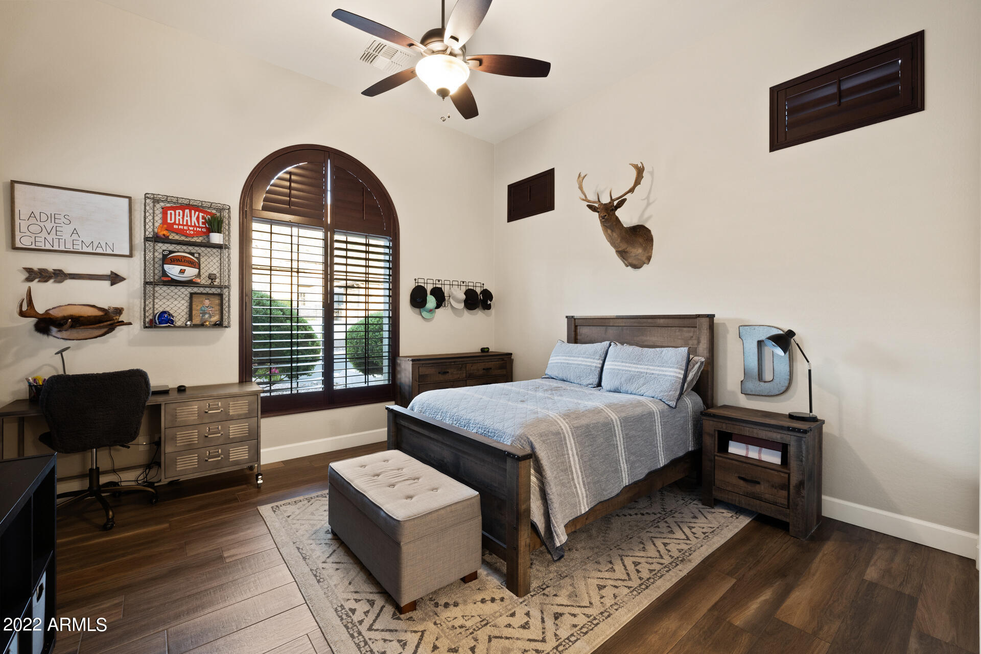 3534 N BOULDER CANYON Street