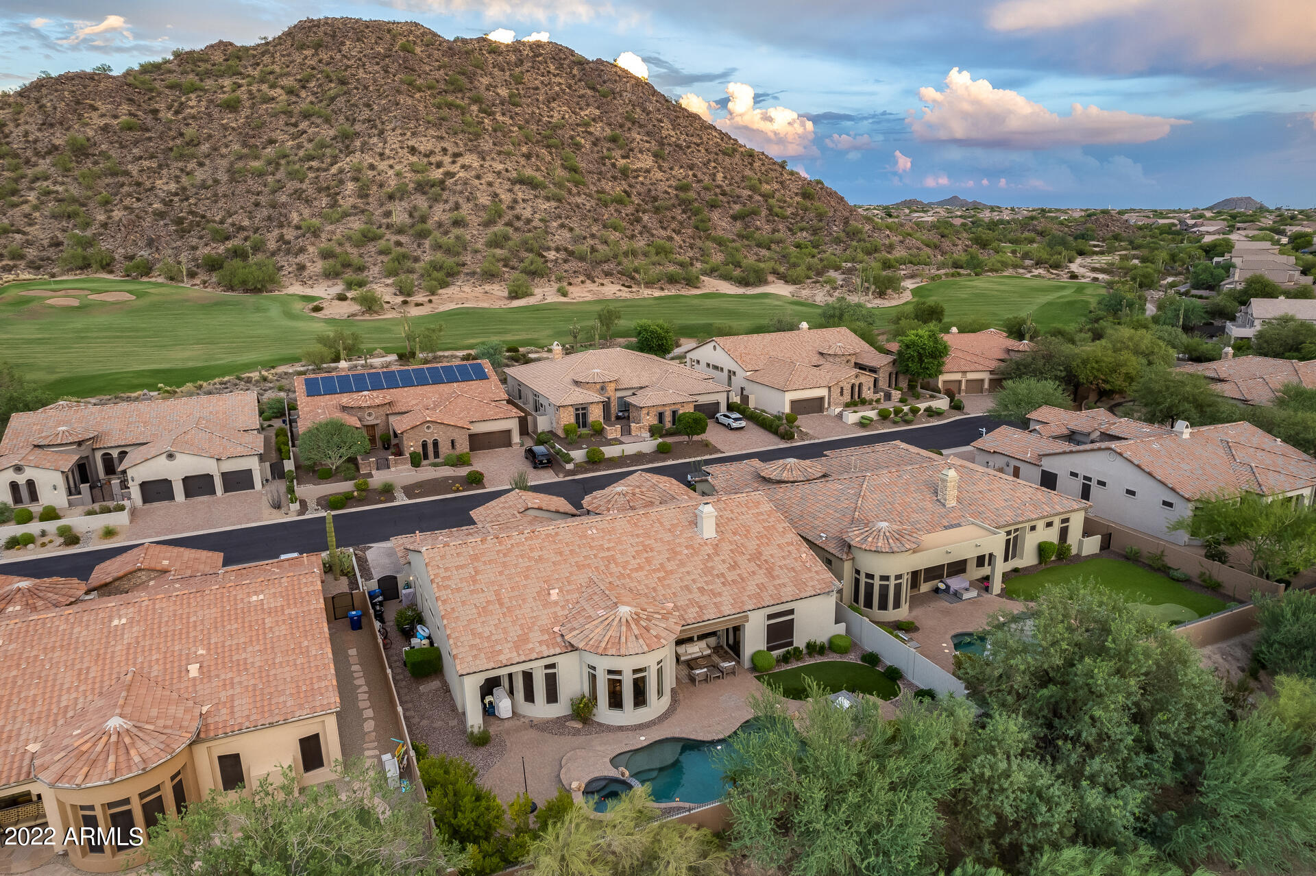 3534 N BOULDER CANYON Street