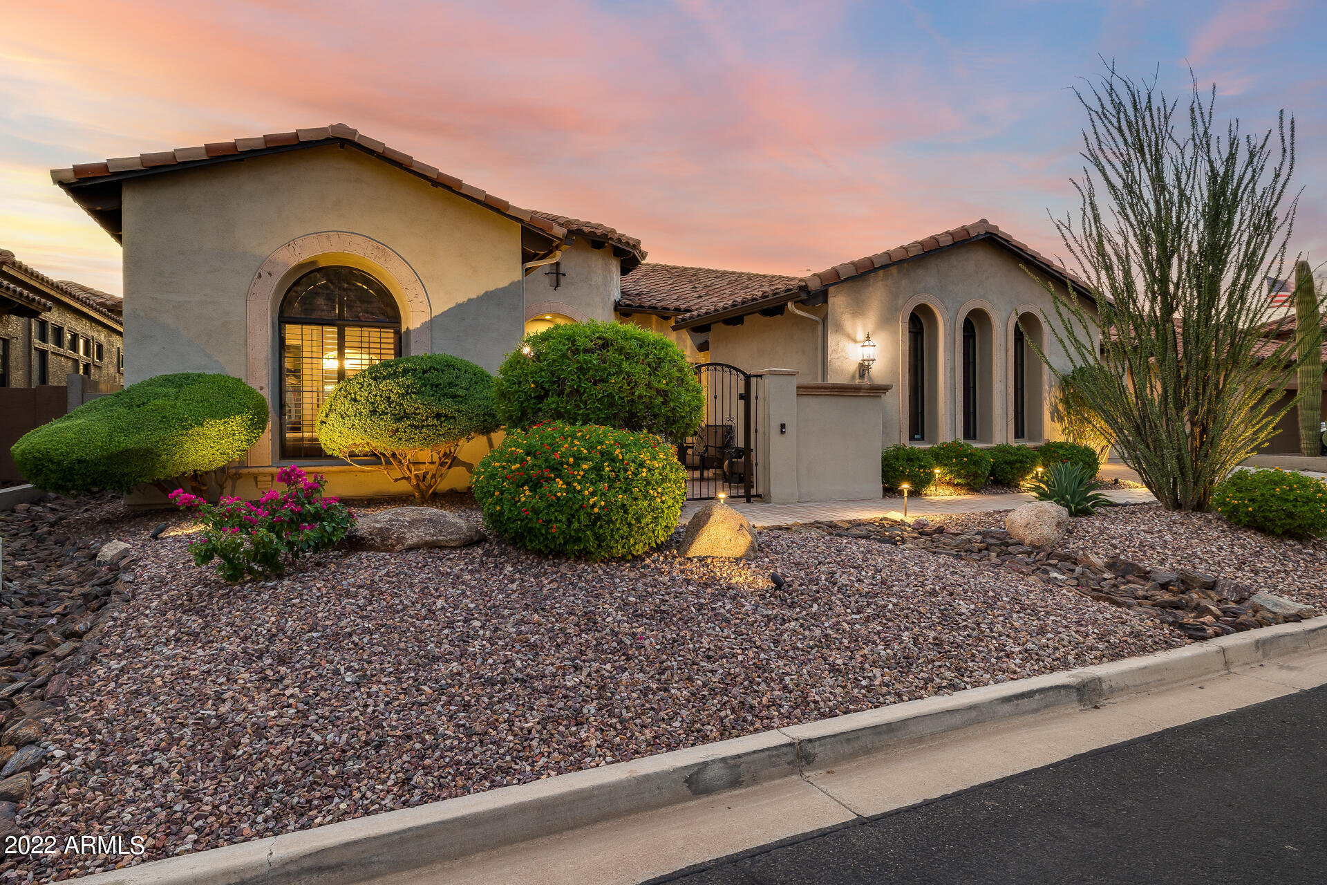 3534 N BOULDER CANYON Street